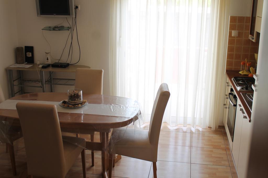 Apartments Roko Kolinda 비빈제 외부 사진